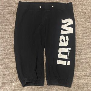 ALOHAS Black Capri Sweatpants